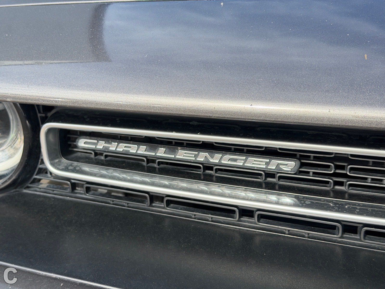 Used 2020 Dodge Challenger SXT RWD image 9