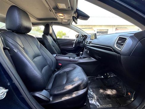 Used 2017 MAZDA MAZDA3 Grand Touring w/ Premium Equipment Package FWD image 9