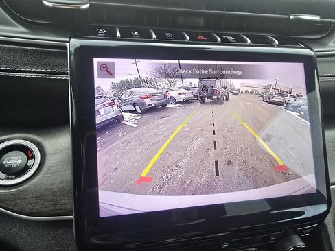 Used 2023 Jeep Grand Cherokee Limited image 28