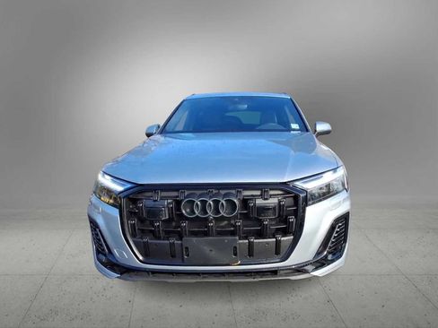 Certified 2025 Audi Q7 2.0T Premium w/ Convenience Plus Package image 3