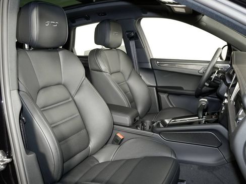 New 2026 Porsche Macan GTS AWD/4WD image 38