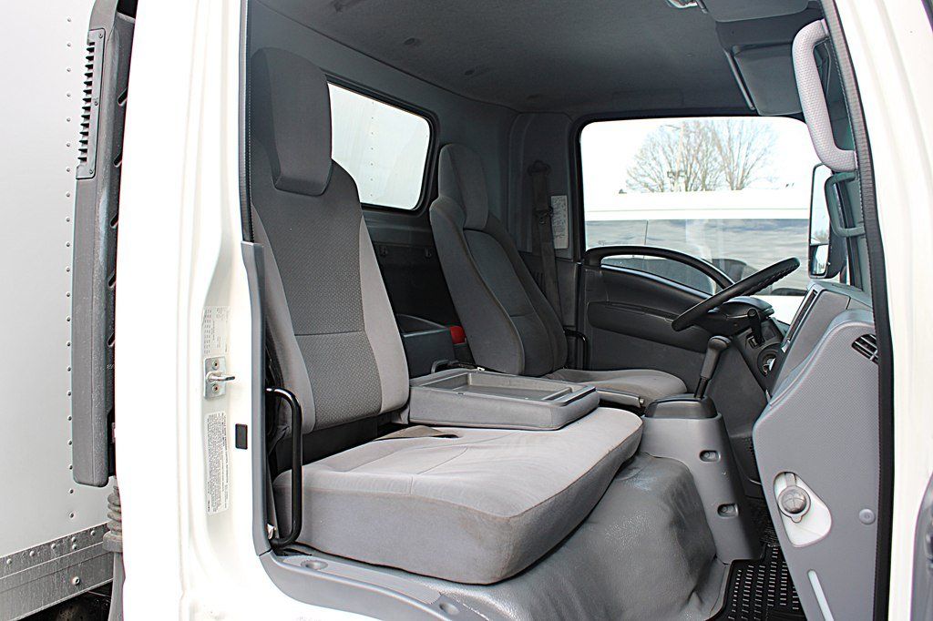 Used 2019 Isuzu NPR RWD image 19