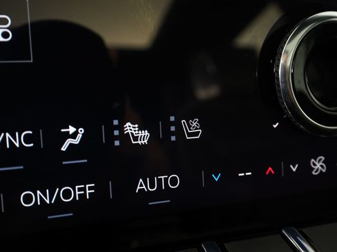 Used 2026 GMC Yukon Denali Ultimate AWD/4WD image 26
