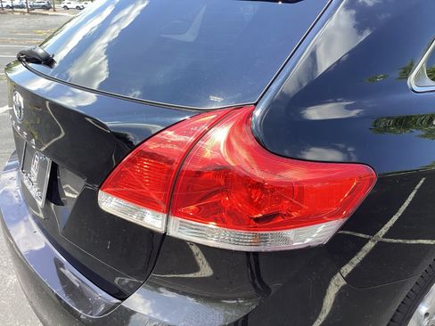 Used 2011 Toyota Venza w/ Comfort Pkg FWD image 19