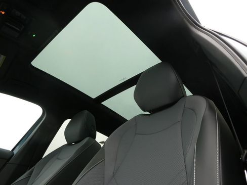 New 2026 Volkswagen Tiguan SE R-Line AWD/4WD image 40