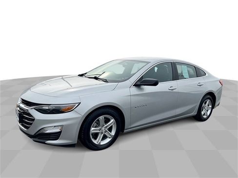 Certified 2020 Chevrolet Malibu LS image 1