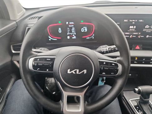 Used 2025 Kia Sportage LX image 14