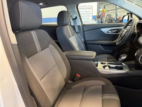 Used 2025 Chevrolet Blazer LT AWD/4WD image 30
