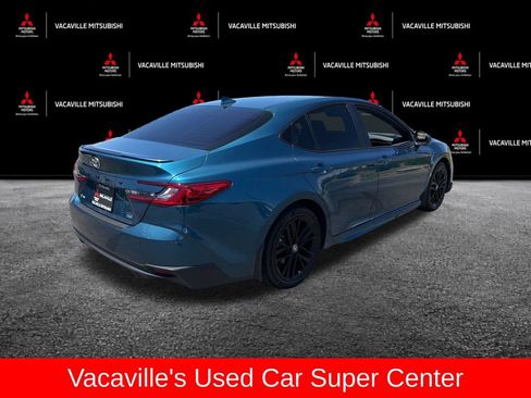Used 2025 Toyota Camry SE w/ Convenience Package FWD image 5