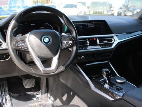 Used 2022 BMW 330e w/ Convenience Package RWD image 15