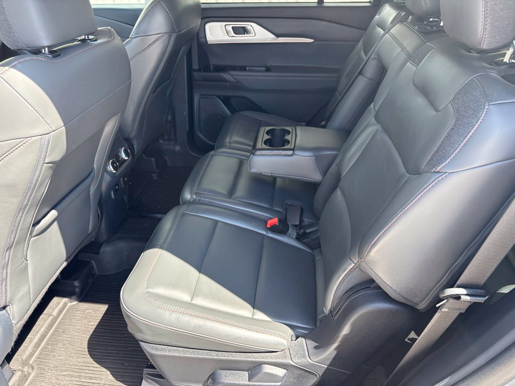 Used 2025 Ford Explorer Active w/ Active Comfort Package AWD/4WD image 27