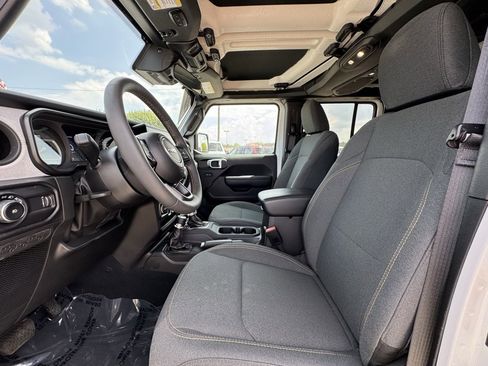 Used 2024 Jeep Wrangler Sport S image 17