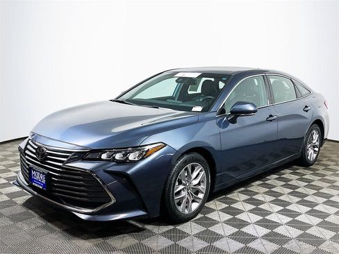 Certified 2021 Toyota Avalon XLE image 4