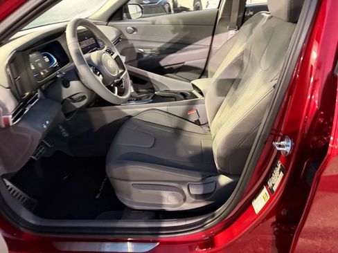 New 2025 Hyundai Elantra Sport image 9
