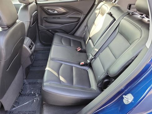 Used 2023 GMC Terrain SLT image 25