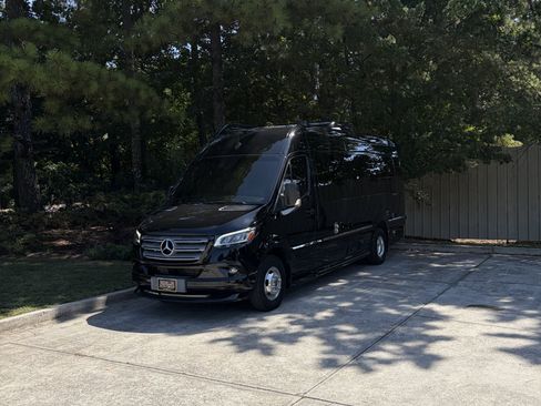 Used 2020 Mercedes-Benz Sprinter 3500 image 8