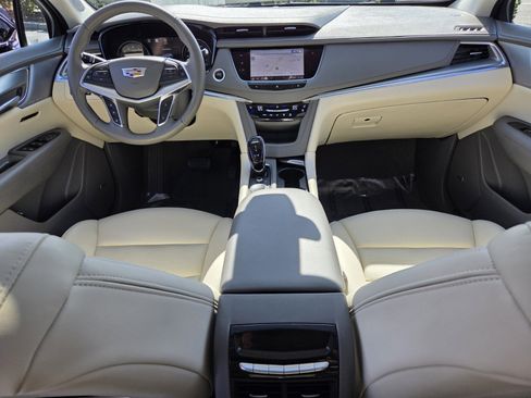 Used 2021 Cadillac XT5 Premium Luxury image 13