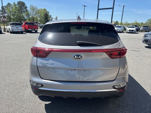 Used 2022 Kia Sportage LX image 7