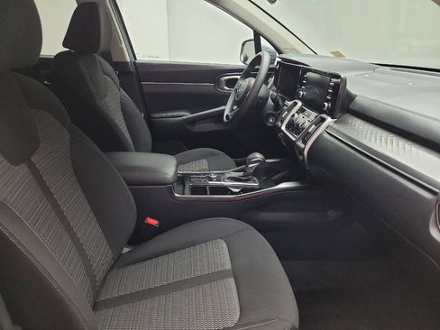 Used 2023 Kia Sorento LX FWD image 21