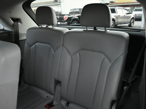 Used 2018 Audi Q7 3.0T Prestige w/ Prestige Package image 28