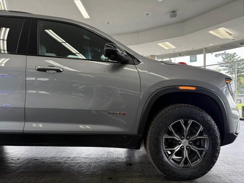 Used 2024 GMC Acadia AT4 w/ Luxury Package AWD/4WD image 7