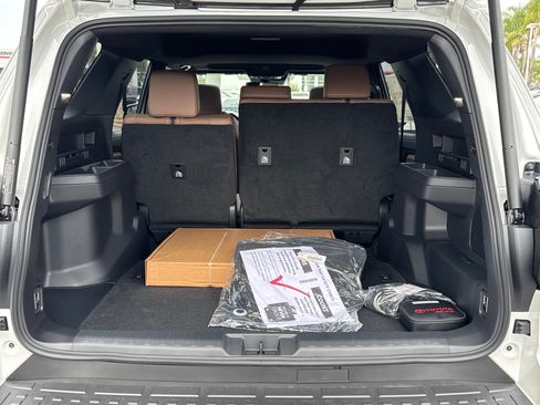 New 2026 Toyota 4Runner Limited AWD/4WD image 10