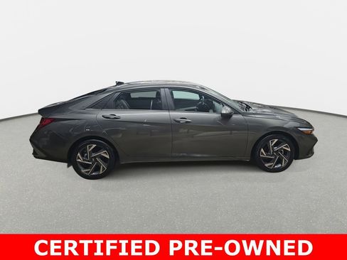 Certified 2025 Hyundai Elantra Limited FWD image 4