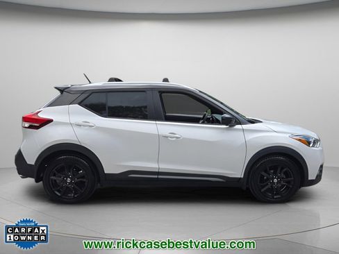 Used 2020 Nissan Kicks SR w/ Exterior Package FWD image 4