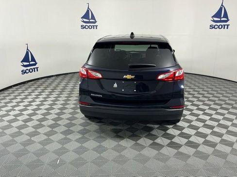 Used 2020 Chevrolet Equinox LS w/ LS Convenience Package FWD image 5
