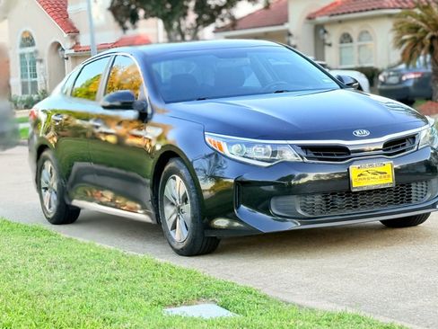 Used 2017 Kia Optima Premium image 11