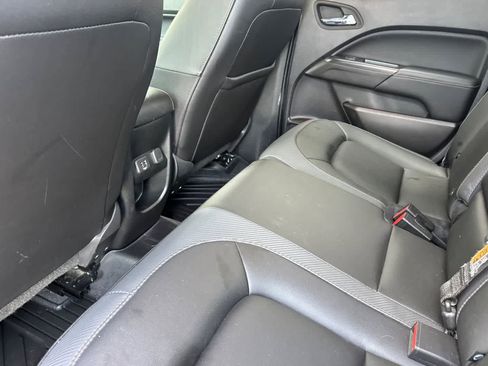 Used 2022 GMC Canyon AT4 w/ Trailering Package AWD/4WD image 4