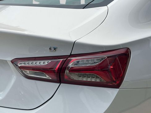 Used 2022 Chevrolet Malibu LT FWD image 8