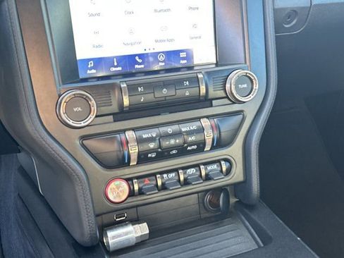 Used 2022 Ford Mustang Shelby GT500 w/ Carbon Fiber Track Pack image 25