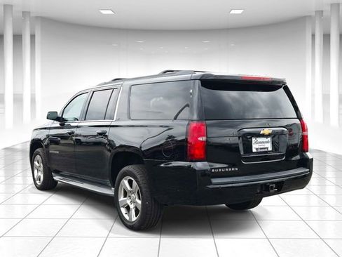 Used 2015 Chevrolet Suburban LT RWD image 3