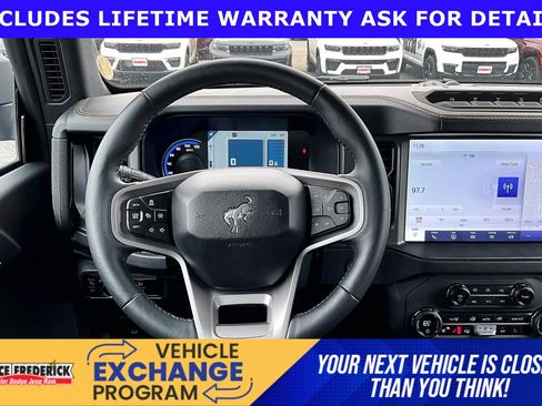 Used 2024 Ford Bronco Badlands image 5