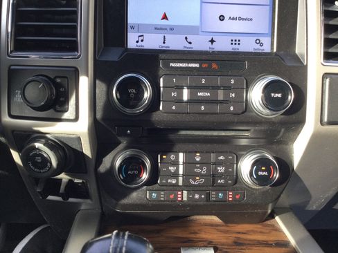 Used 2018 Ford F150 Lariat w/ Equipment Group 502A Luxury image 14