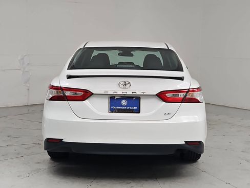 Used 2018 Toyota Camry LE FWD image 5