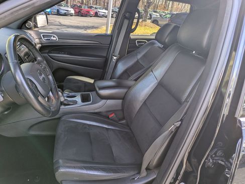 Used 2019 Jeep Grand Cherokee Altitude image 20