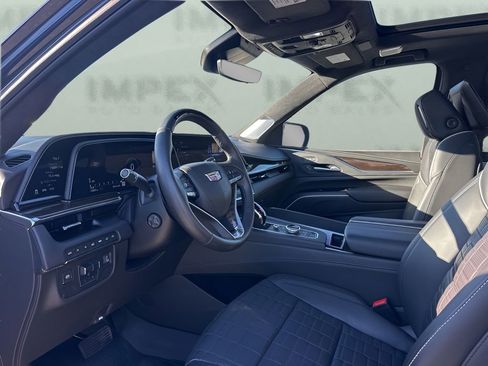 Used 2024 Cadillac Escalade ESV Premium Luxury Platinum image 9