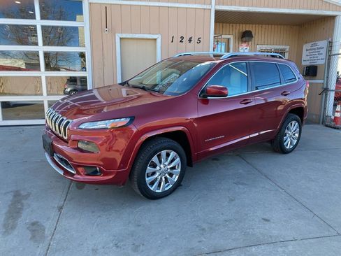 Used 2016 Jeep Cherokee Overland w/ Technology Group AWD/4WD image 1