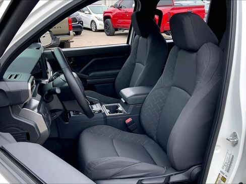 Used 2025 Toyota Tacoma SR5 image 7