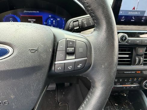 Used 2020 Ford Escape Titanium FWD image 27