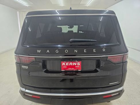 Used 2024 Jeep Wagoneer L Series II w/ Flexible Seating Group AWD/4WD image 19