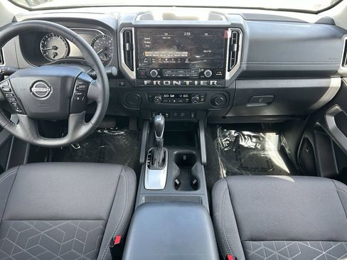 Certified 2025 Nissan Frontier SV w/ SV Convenience Package RWD image 17