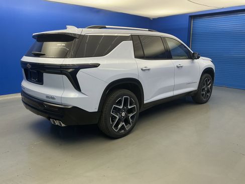 New 2026 Chevrolet Traverse High Country w/ LPO, Floor Liner Package image 8