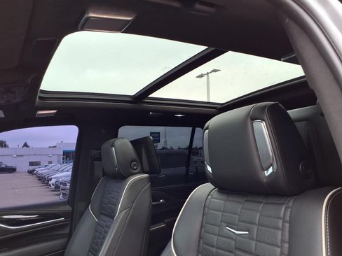 Certified 2024 Cadillac Escalade V AWD/4WD image 17