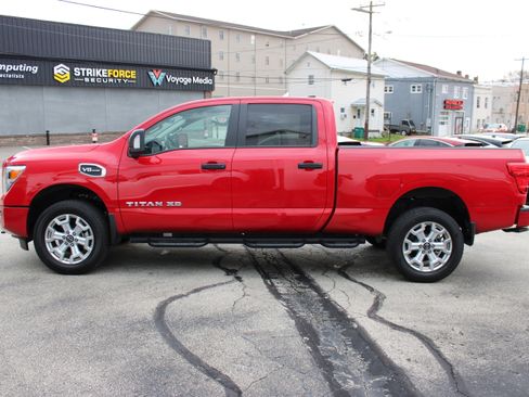 Certified 2024 Nissan Titan SV w/ SV Convenience Package image 2