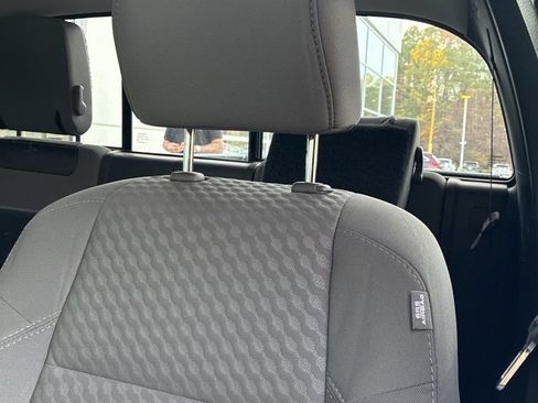 Used 2022 Toyota Tacoma SR image 5