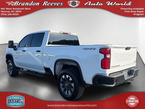 Used 2021 Chevrolet Silverado 2500 Custom w/ Custom Value Package AWD/4WD image 8