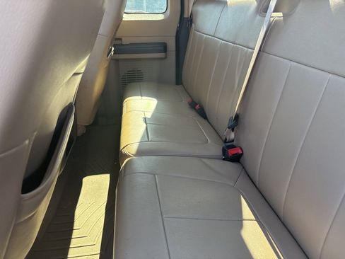 Used 2013 Ford F250 Lariat w/ Chrome Pkg image 12